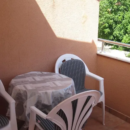 Branimir Apartment *